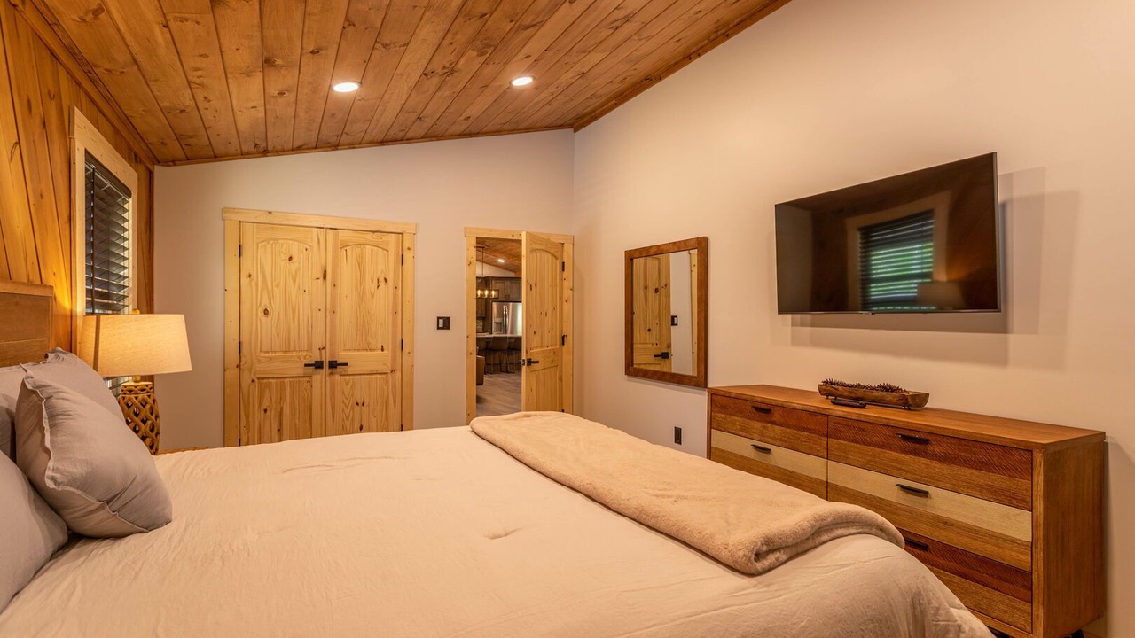 Photo of Bedroom in Elk Park