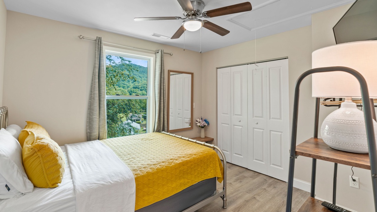 Photo of Bedroom in Candler