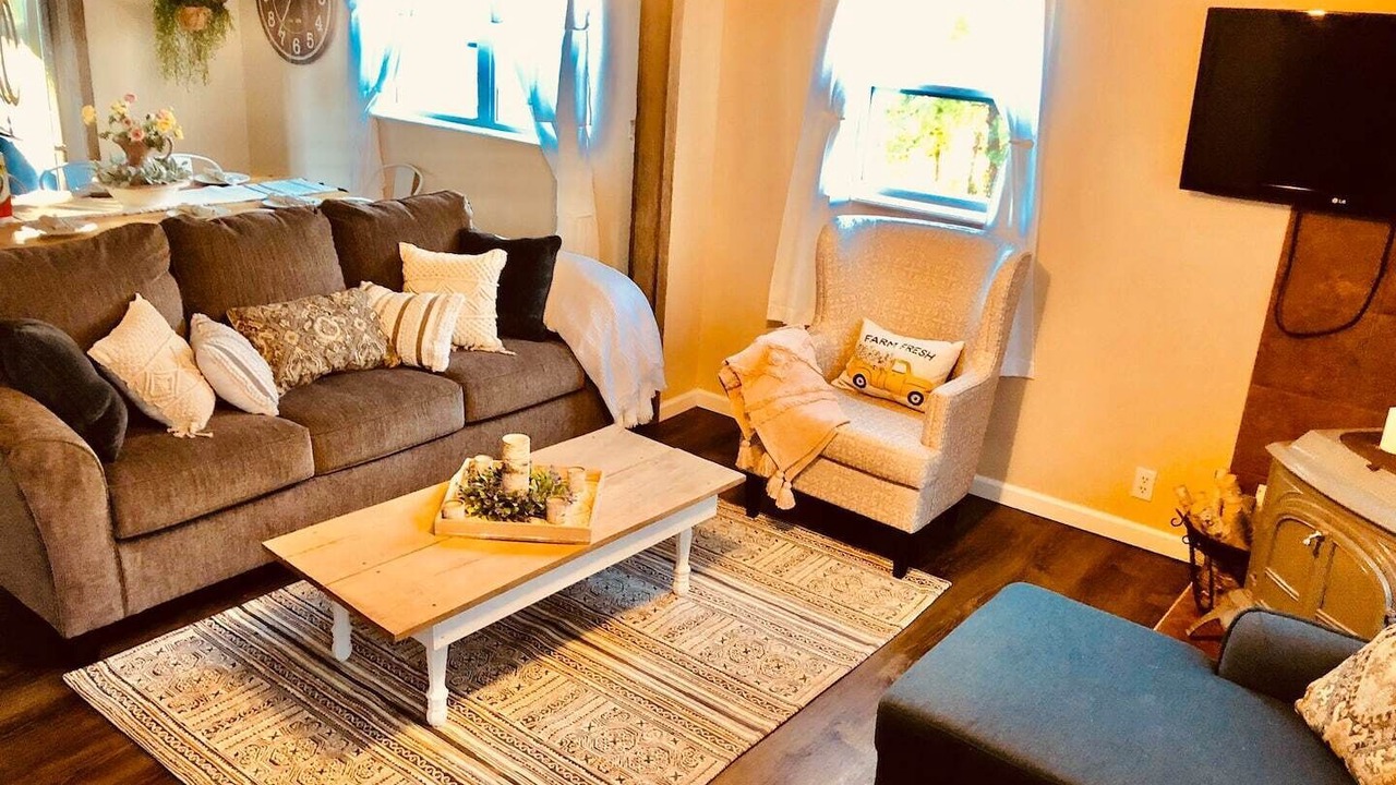 Photo of Livingroom in Dandridge