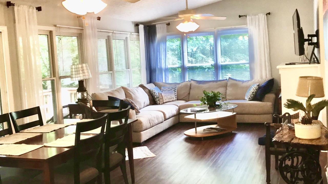 Photo of Livingroom in Waynesville