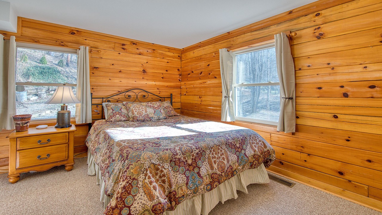 Photo of Bedroom in Waynesville