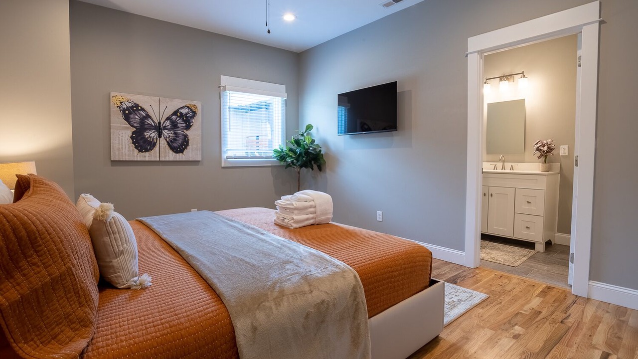 Photo of Bedroom in Woodfin