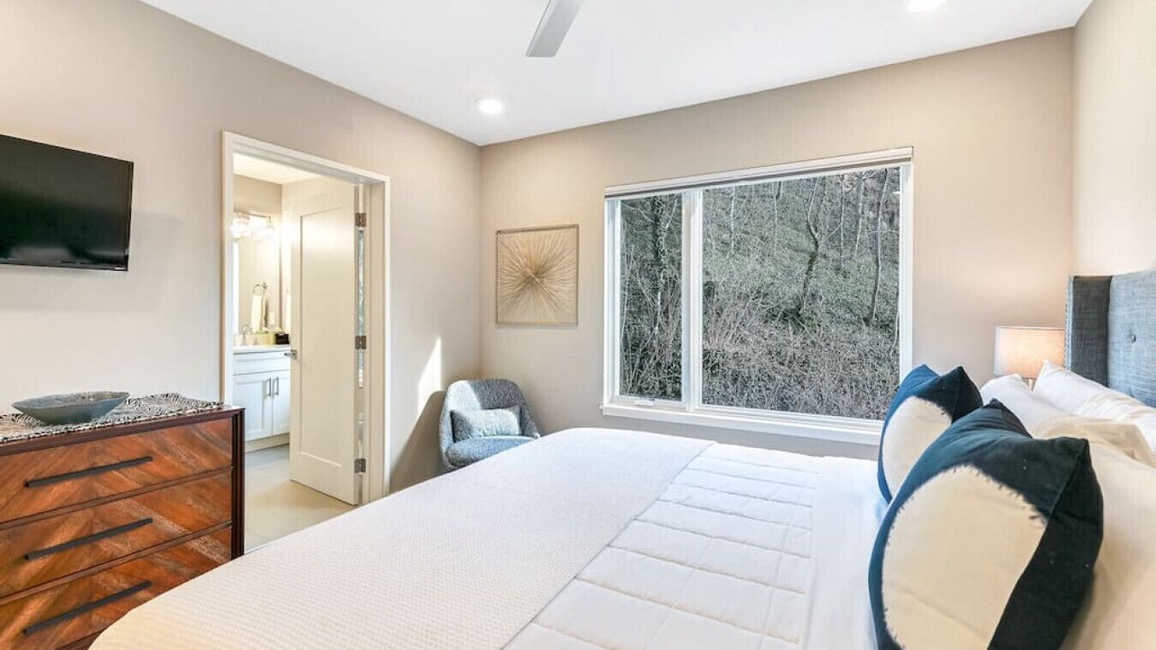 Photo of Bedroom in Asheville