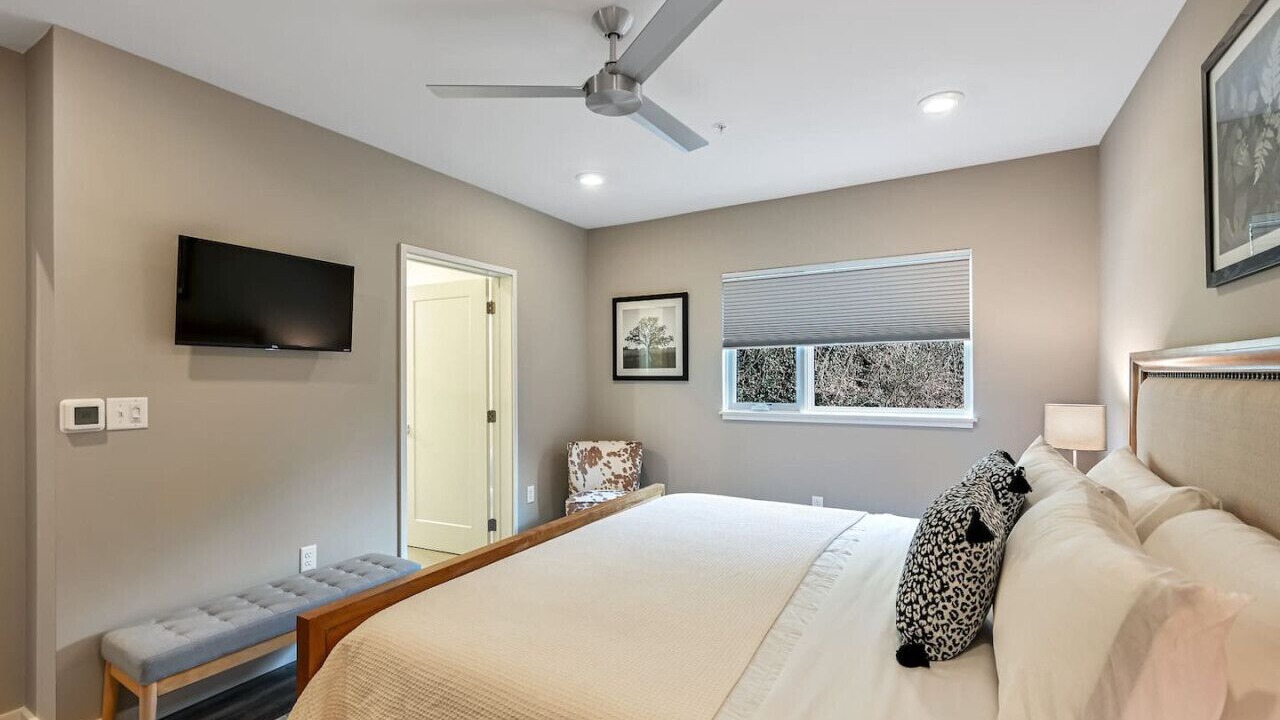 Photo of Bedroom in Asheville