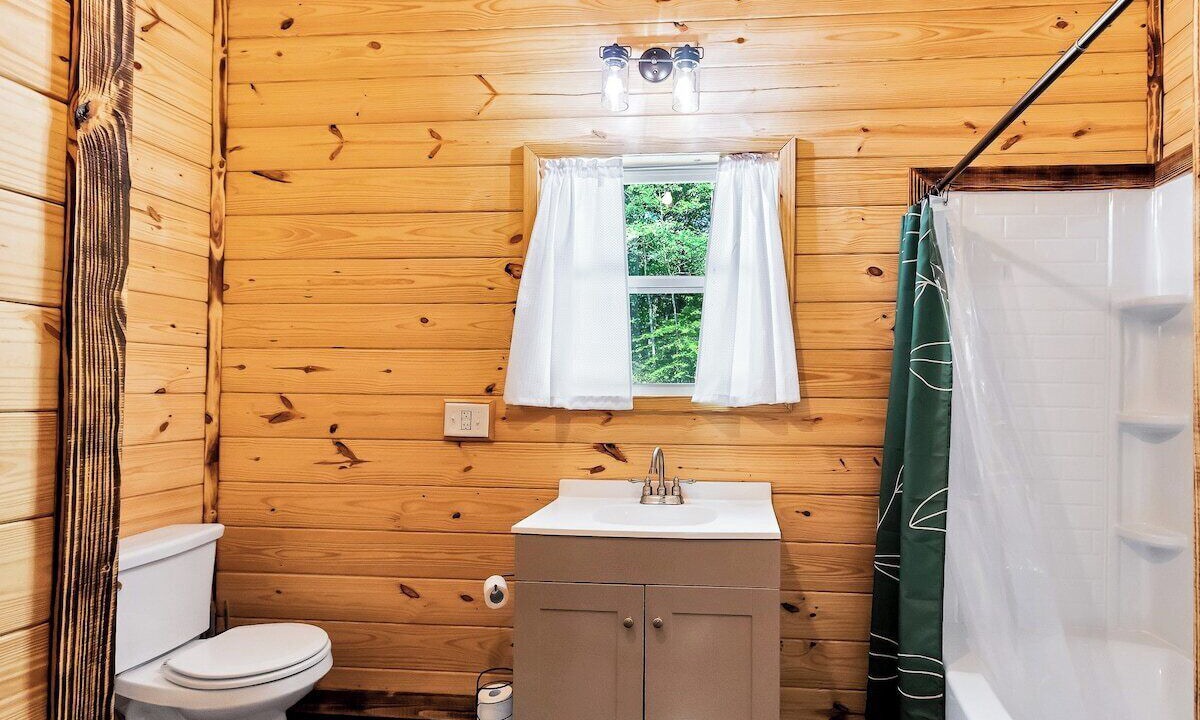 Photo of Bathroom in Frenchburg
