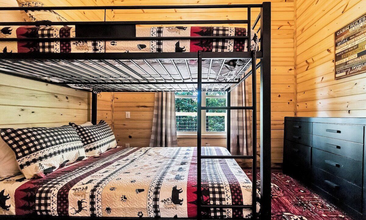 Photo of Bedroom in Frenchburg