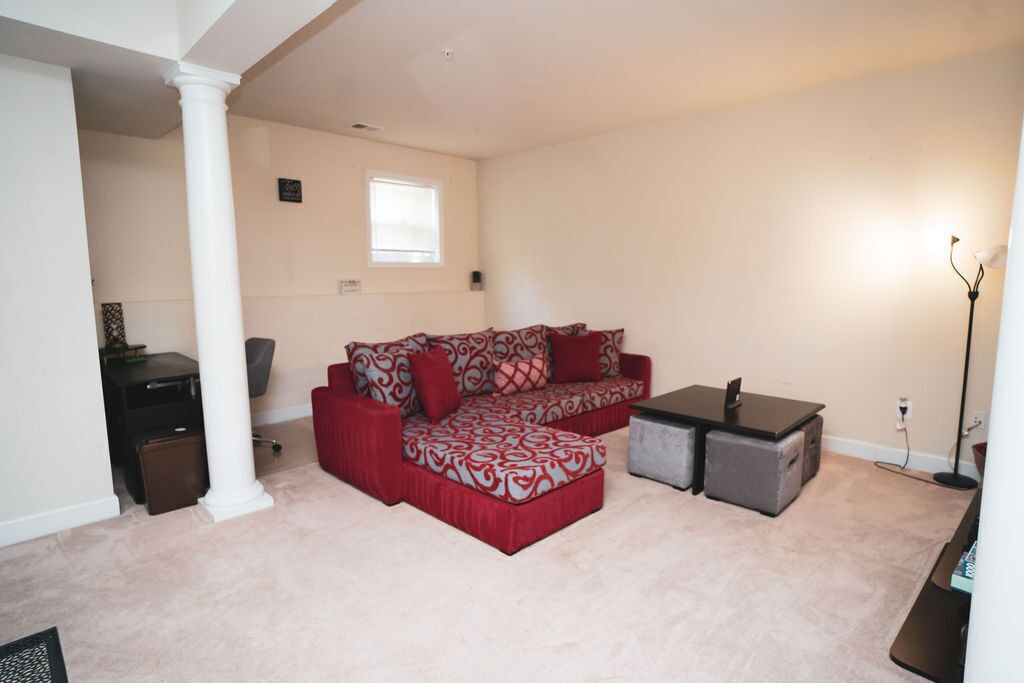 Photo of Livingroom in Gaithersburg