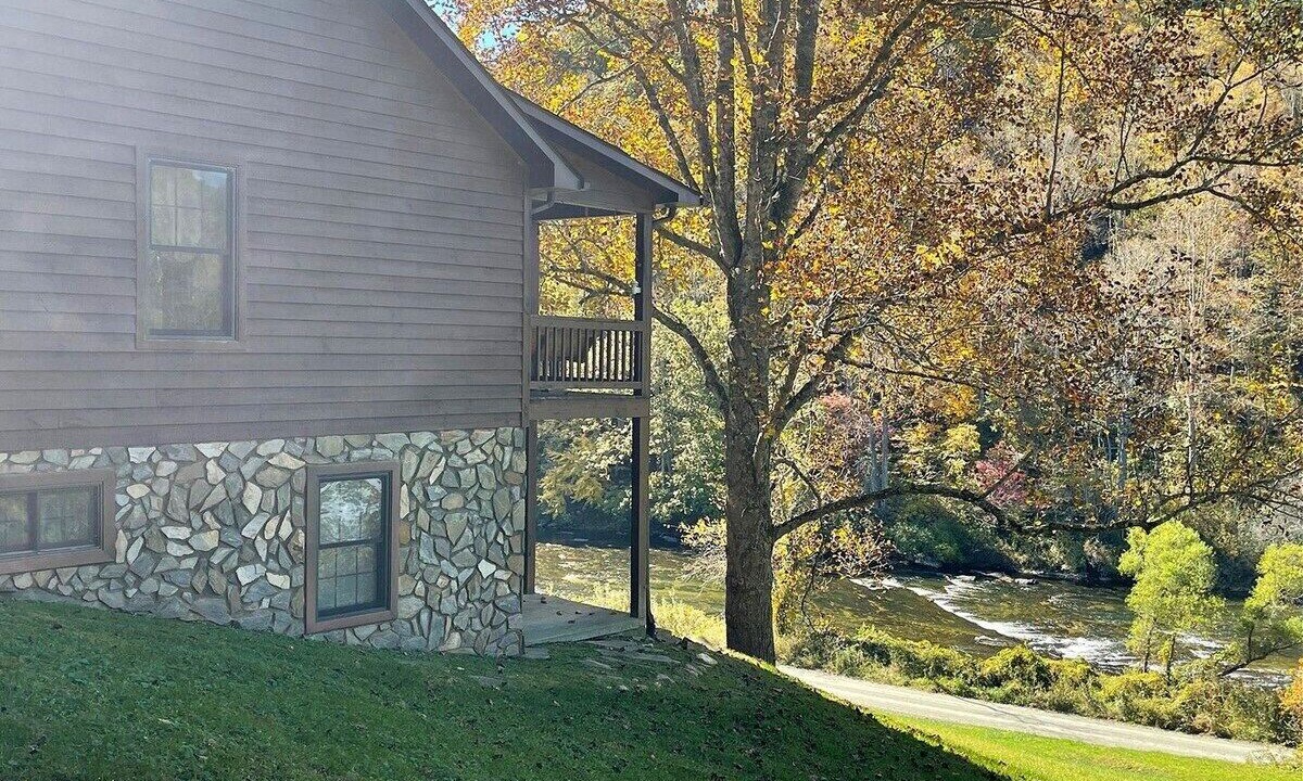 Photo of Others in Peak Creek