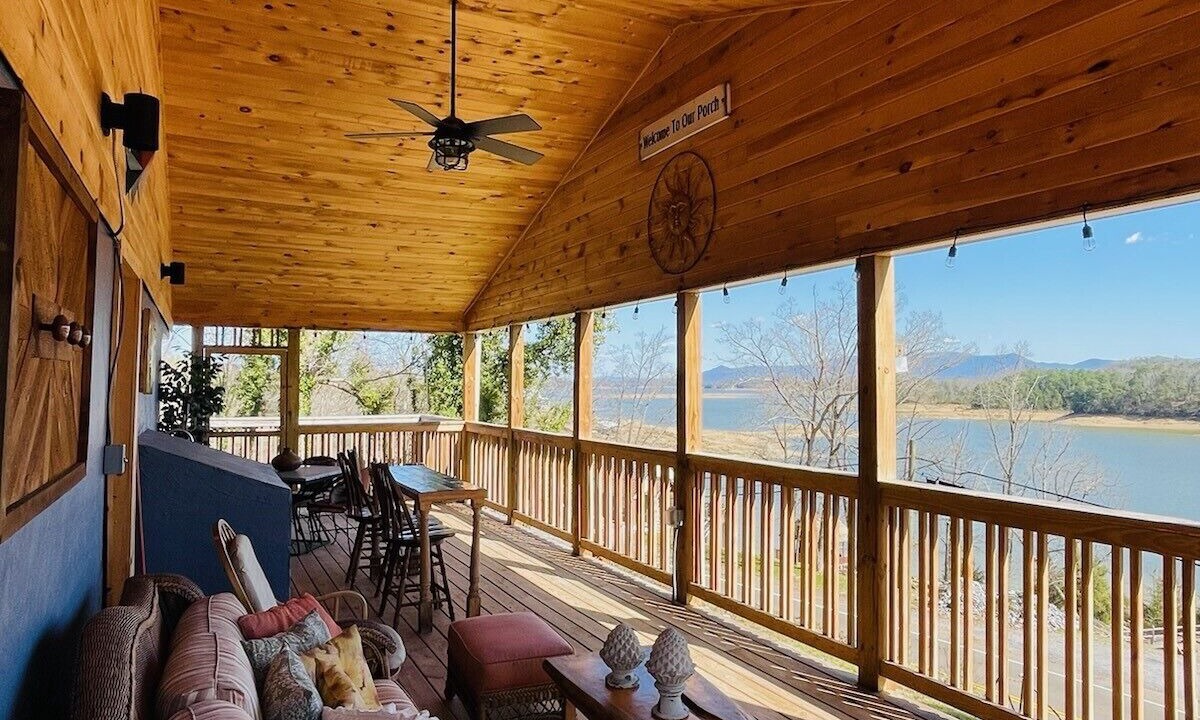 Photo of Livingroom in Dandridge