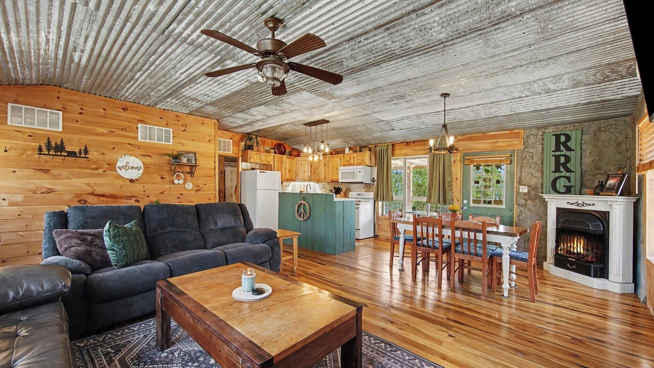 Photo of Livingroom in Frenchburg
