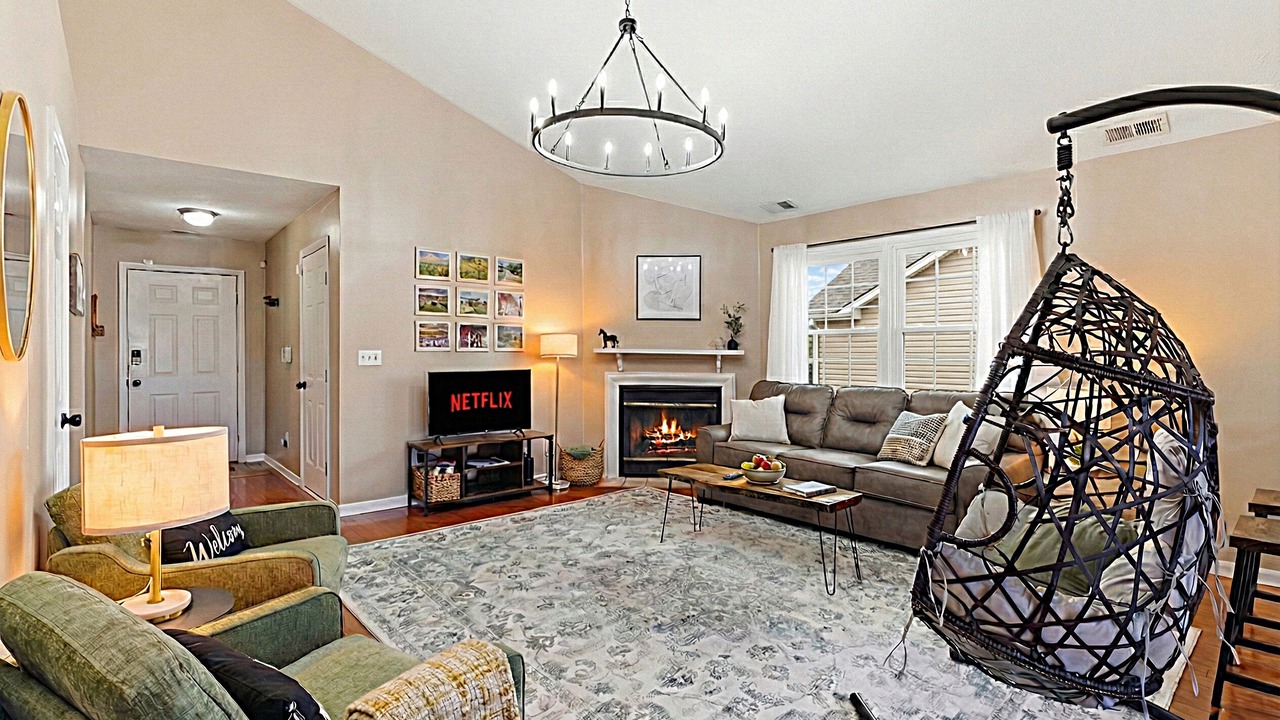 Photo of Livingroom in Lexington