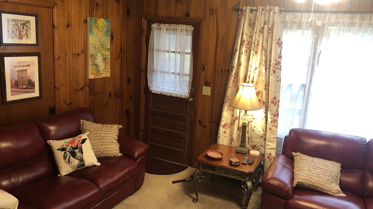 Photo of Livingroom in Crumpler