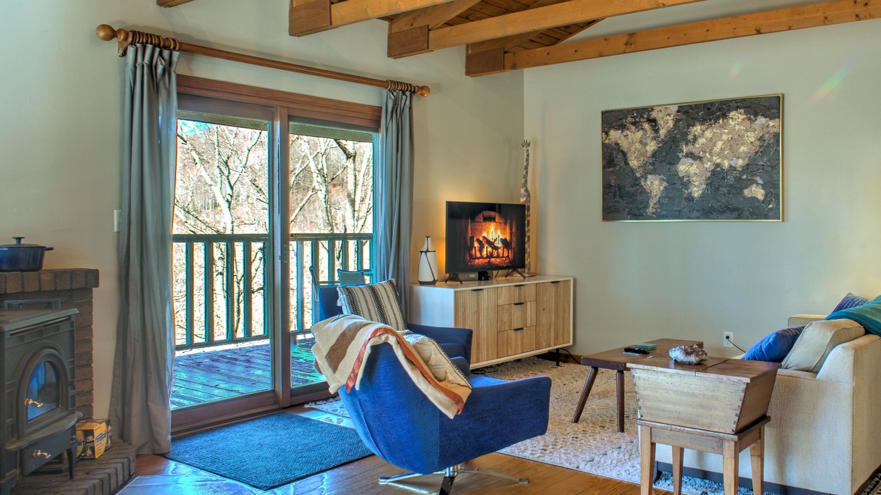 Photo of Livingroom in Swannanoa