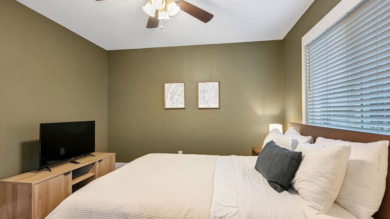 Photo of Bedroom in Woodfin