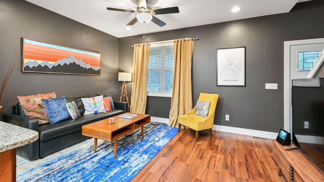 Photo of Livingroom in Woodfin