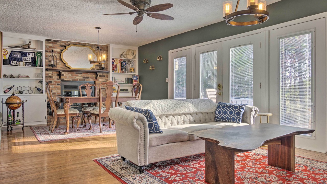 Photo of Livingroom in Mill Spring