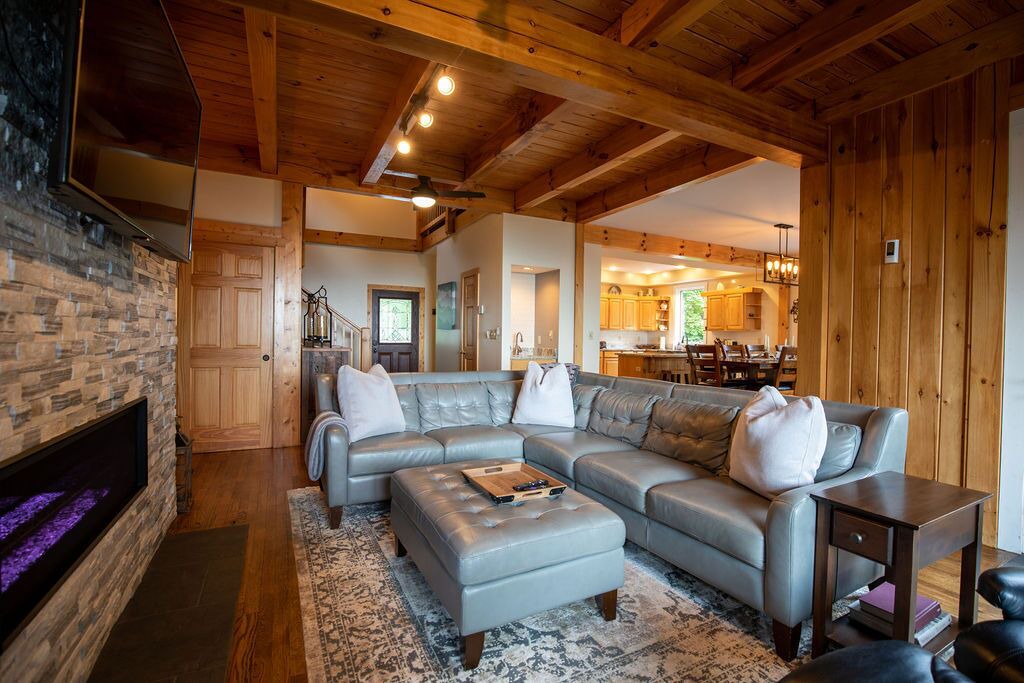 Photo of Livingroom in Fairview