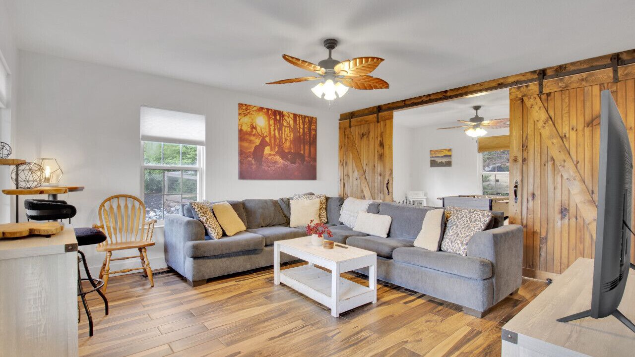 Photo of Livingroom in Swannanoa