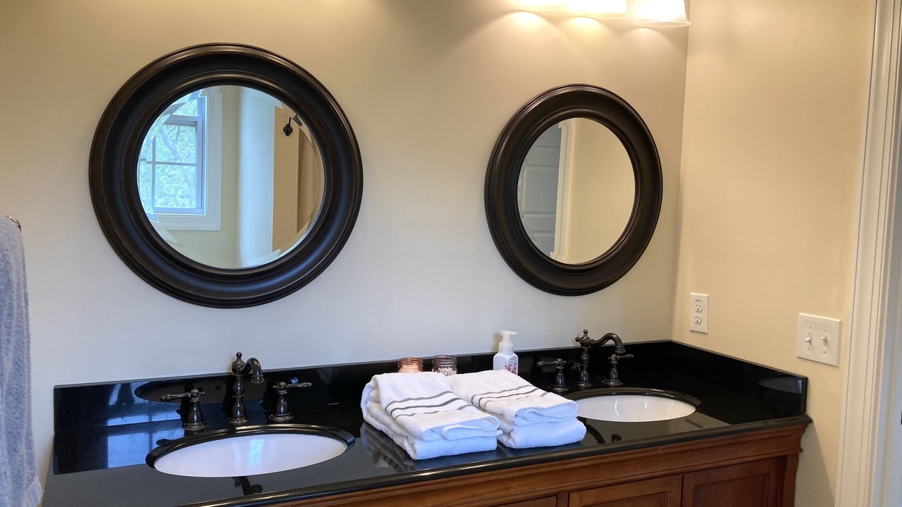 Photo of Bathroom in Fairview