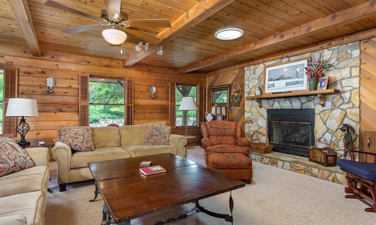 Photo of Livingroom in Lake Lure