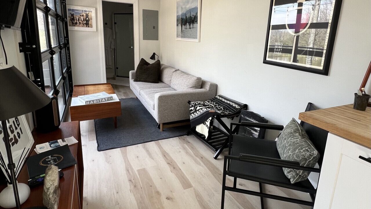 Photo of Livingroom in Hurricane