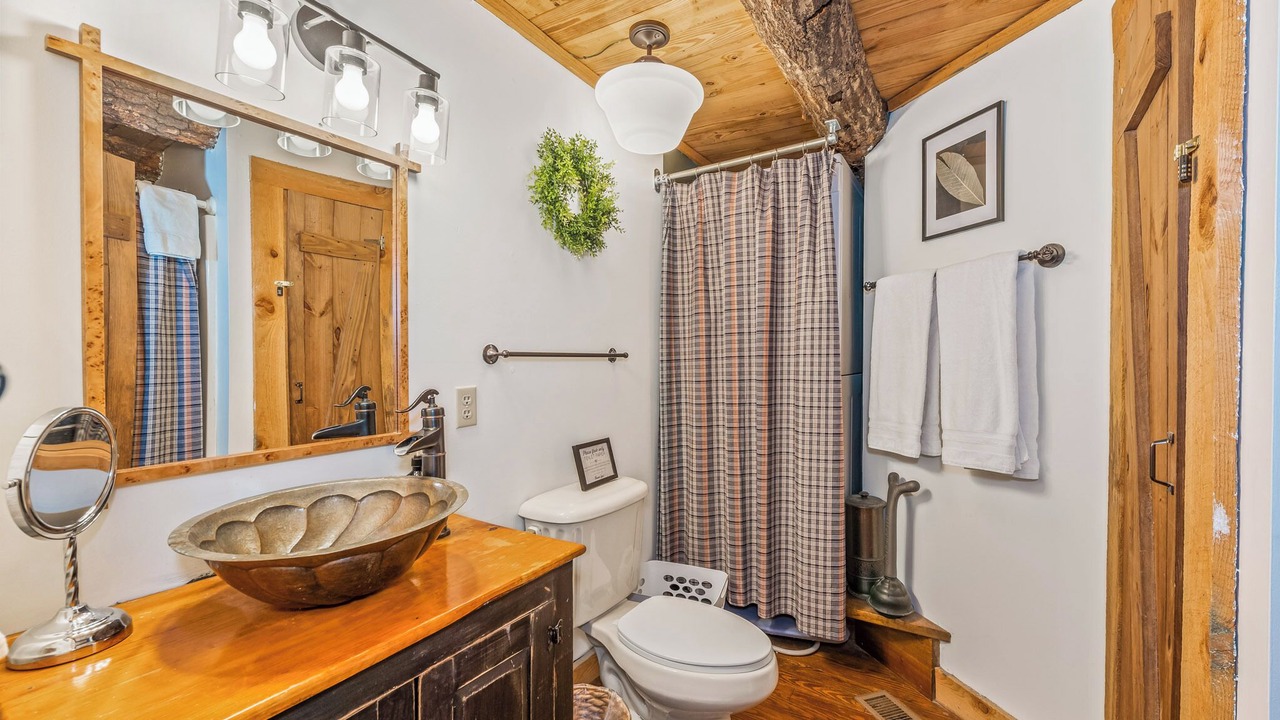 Photo of Bathroom in Mentone