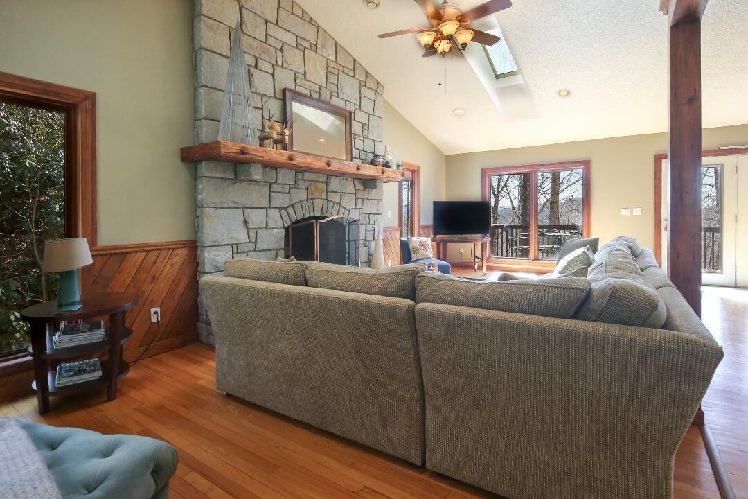 Photo of Livingroom in Fairview