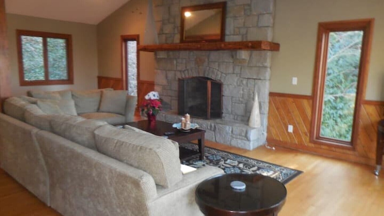 Photo of Livingroom in Fairview