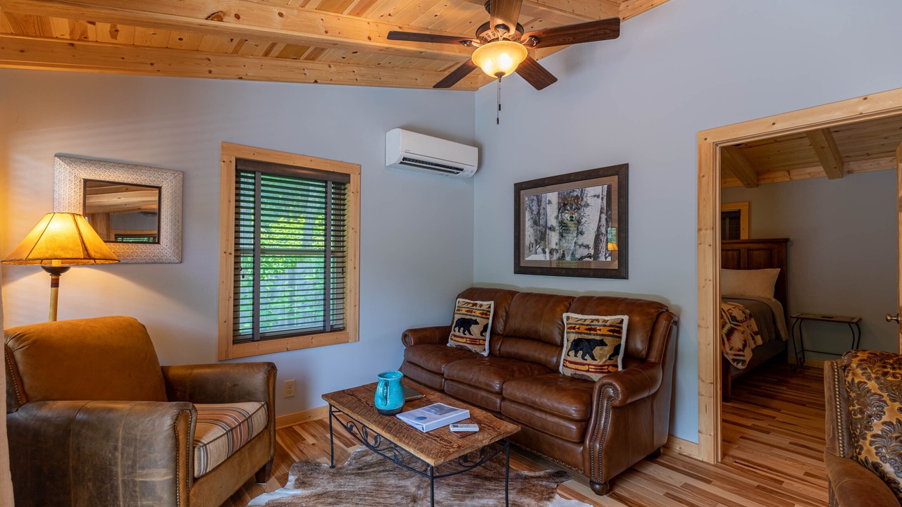 Photo of Livingroom in West Jefferson