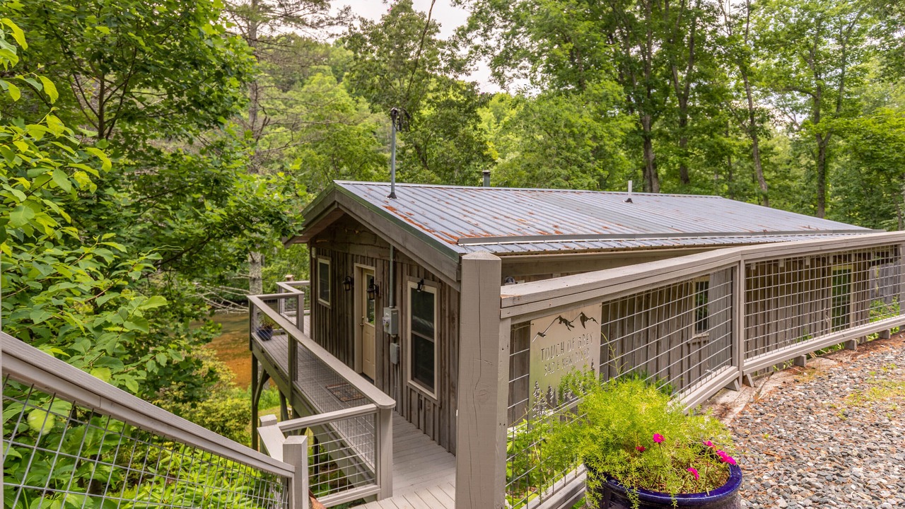 Photo of Outdoor in West Jefferson