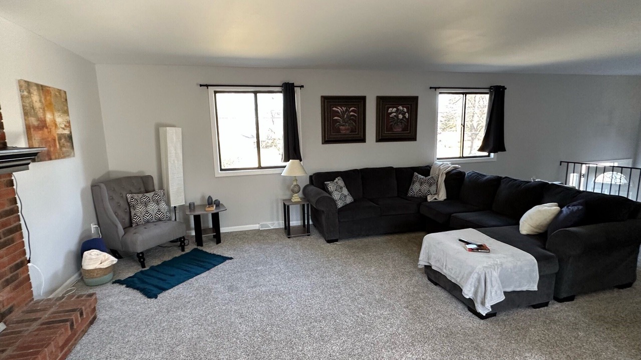 Photo of Livingroom in Amberley Village