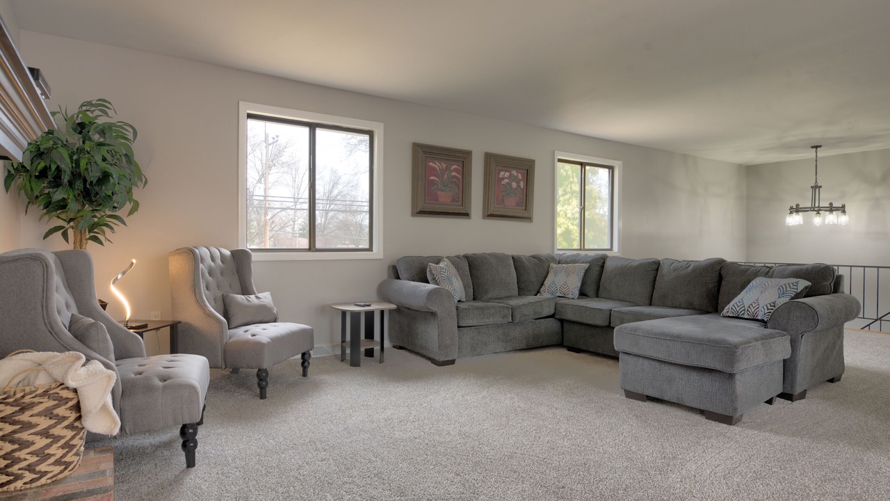 Photo of Livingroom in Amberley Village