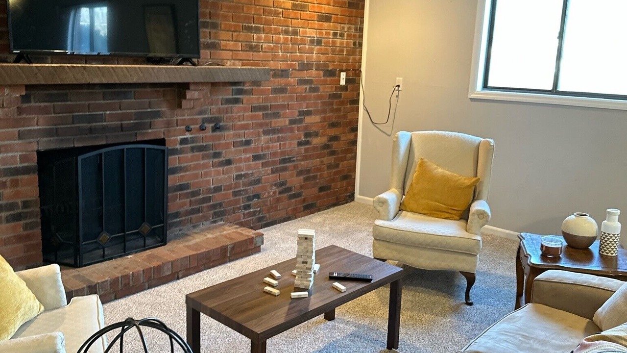 Photo of Livingroom in Amberley Village