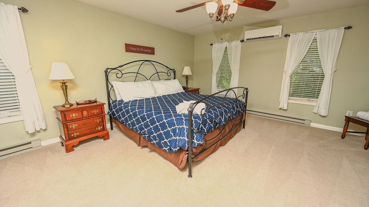 Photo of Bedroom in Oakland