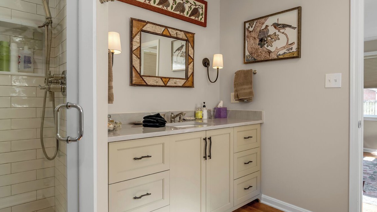 Photo of Bathroom in Fairway