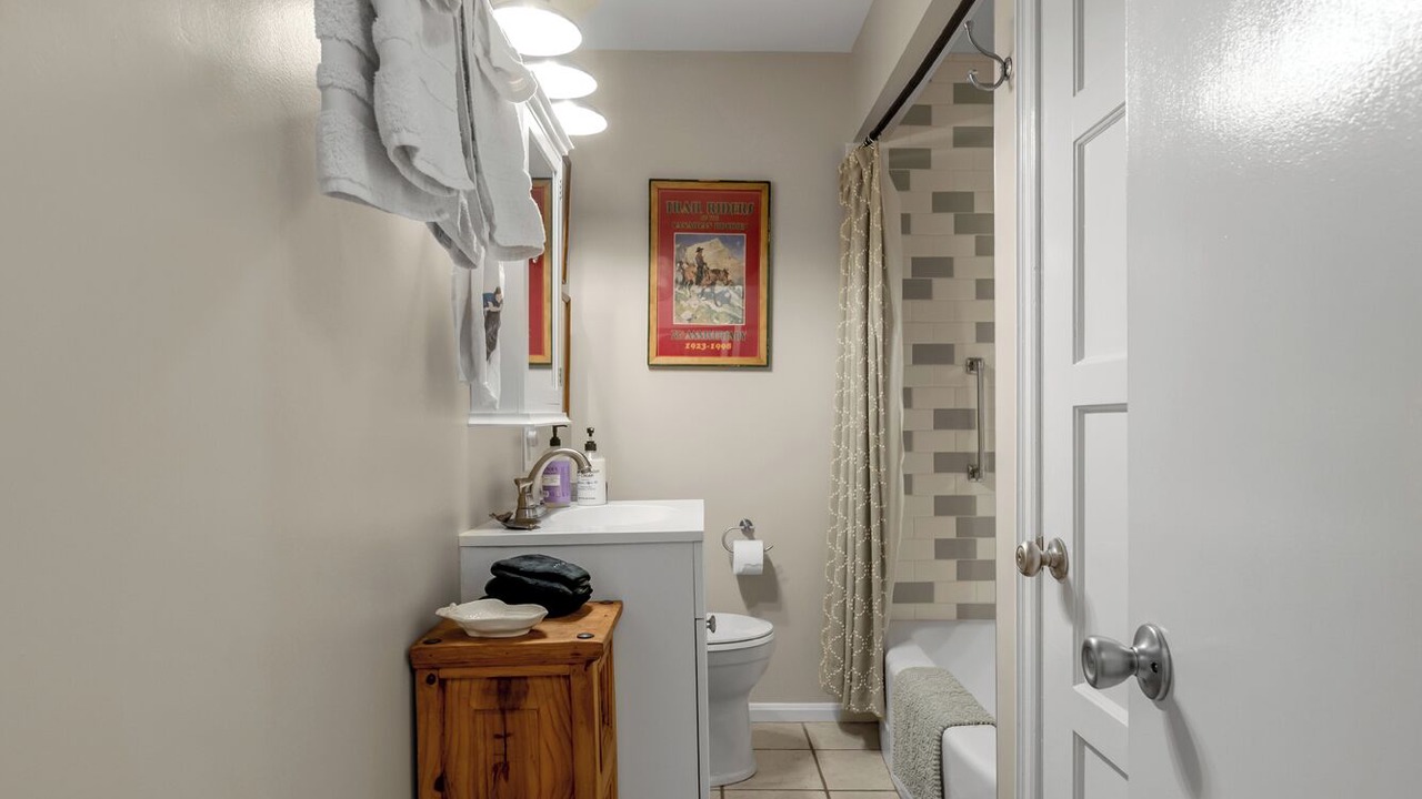 Photo of Bathroom in Fairway
