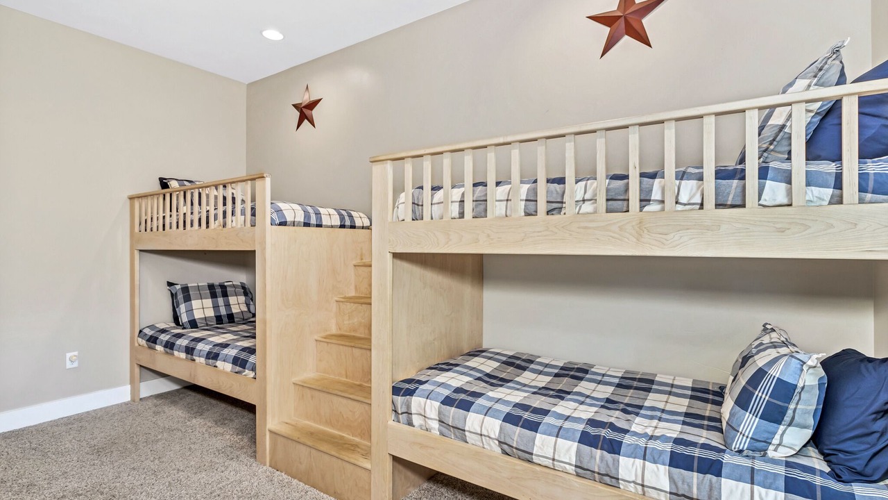 Photo of Bedroom in Black Mountain