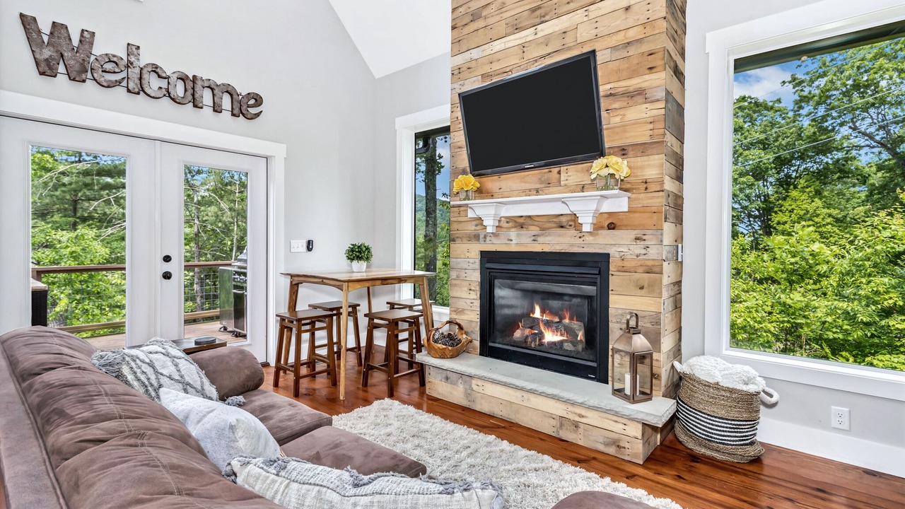 Photo of Livingroom in Black Mountain