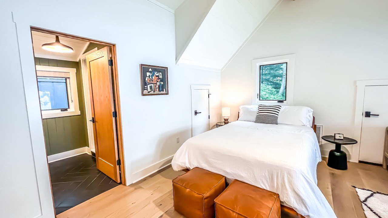 Photo of Bedroom in Oakland