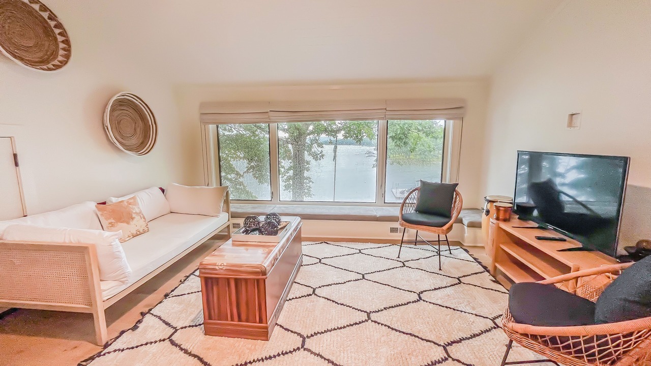 Photo of Livingroom in Oakland
