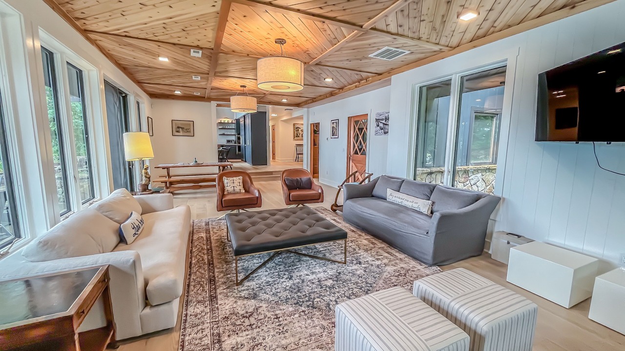 Photo of Livingroom in Oakland