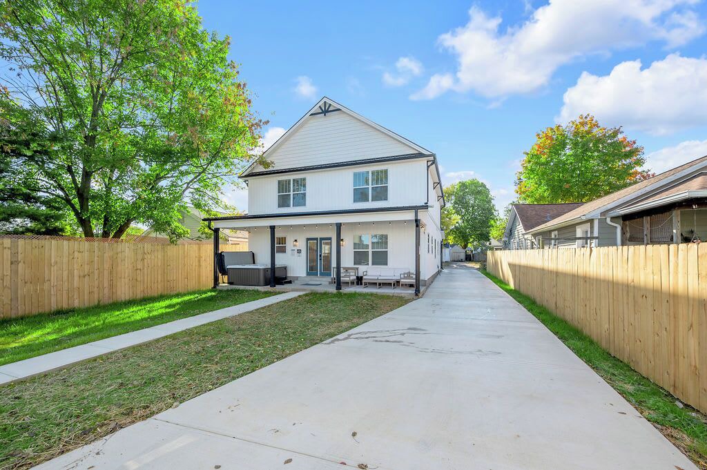 Photo of Outdoor in Lexington