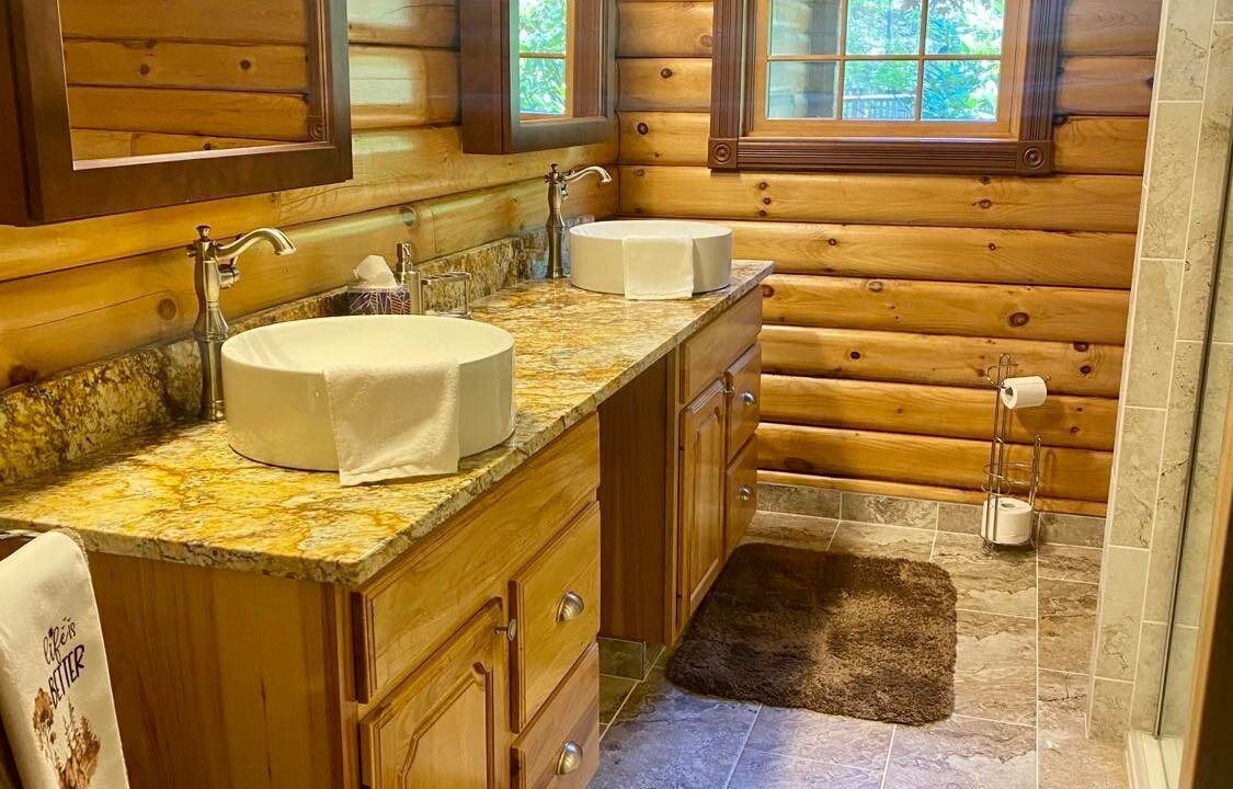Photo of Bathroom in Newland