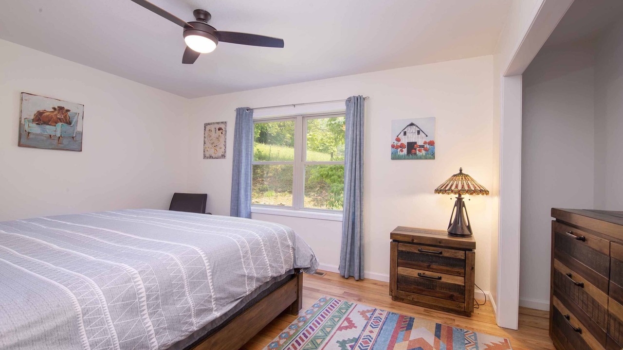 Photo of Bedroom in Bakersville