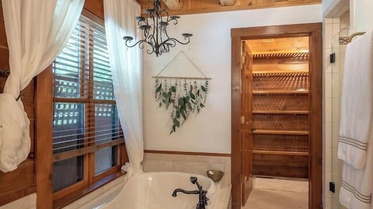 Photo of Bathroom in Nebo