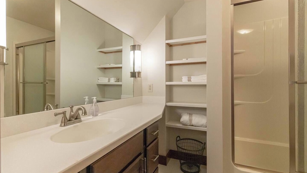 Photo of Bathroom in Nebo