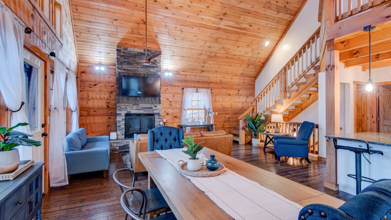 Photo of Livingroom in Elk Park