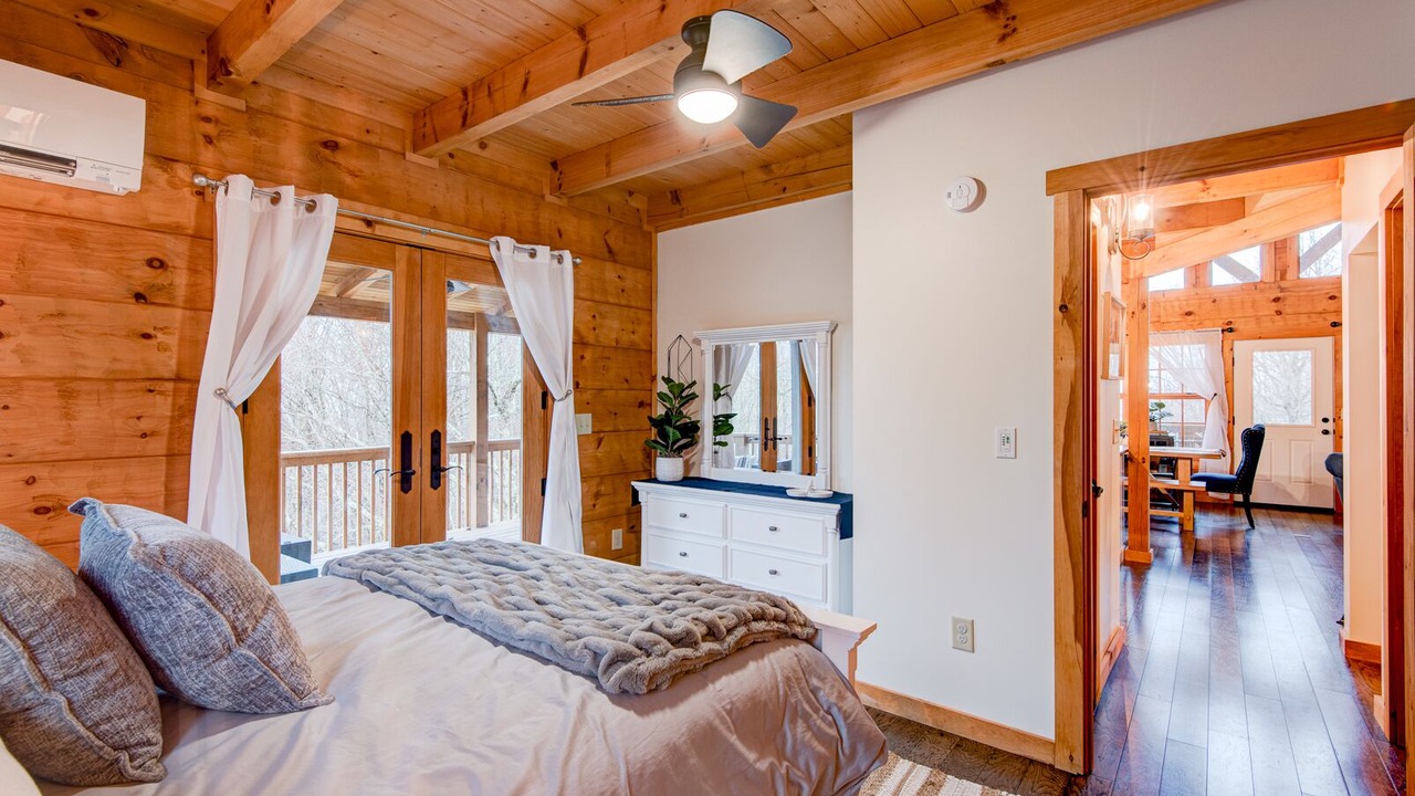Photo of Bedroom in Elk Park