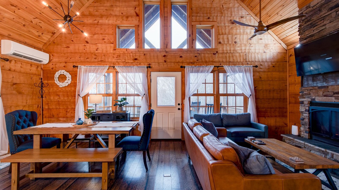 Photo of Livingroom in Elk Park