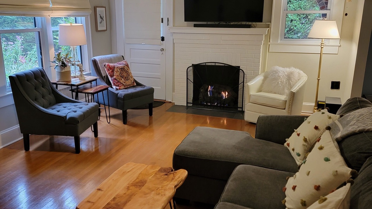 Photo of Livingroom in Morganton